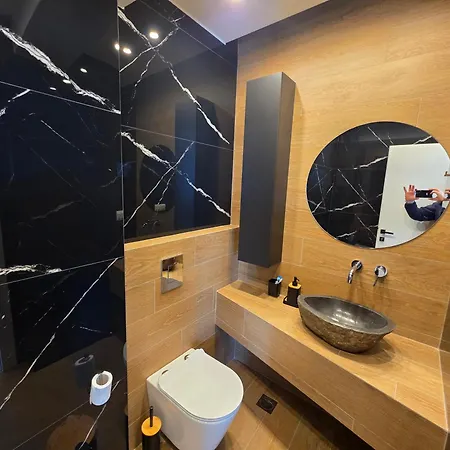 Panoramic Elegance דירה