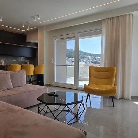 Panoramic Elegance דירה *